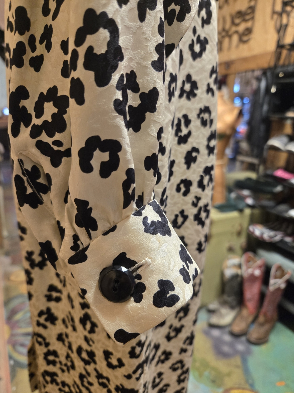Liz Claiborne Cream and Black Leopard-Print Long Sleeve Shift Dress - Picture 5 of 8